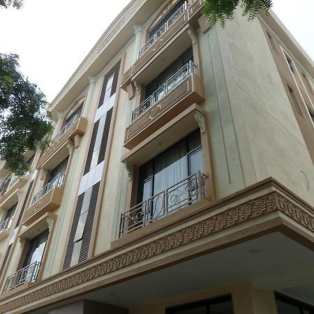 舍地 Sai Heera Residency酒店 外观 照片
