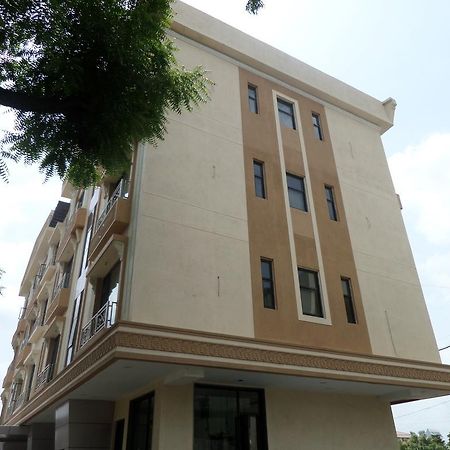 舍地 Sai Heera Residency酒店 外观 照片