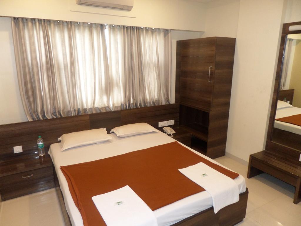 舍地 Sai Heera Residency酒店 客房 照片