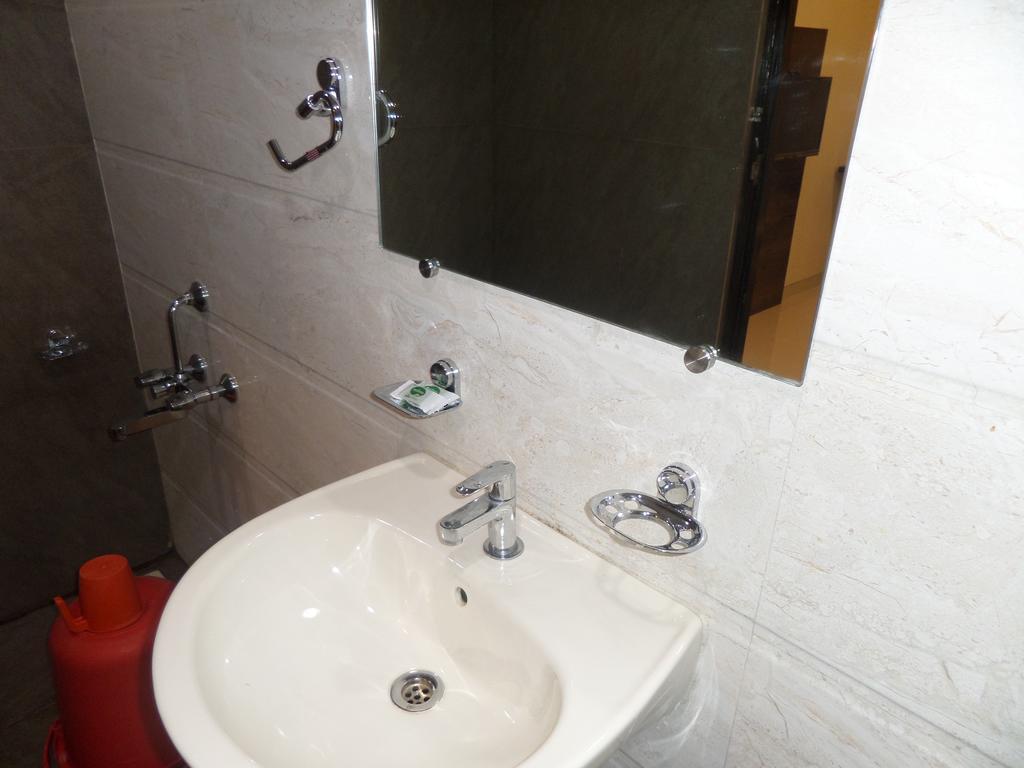 舍地 Sai Heera Residency酒店 客房 照片