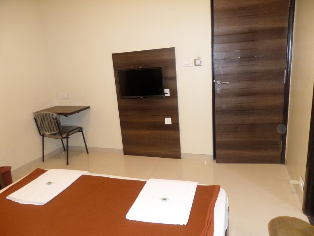 舍地 Sai Heera Residency酒店 客房 照片