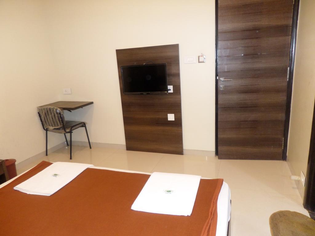舍地 Sai Heera Residency酒店 客房 照片
