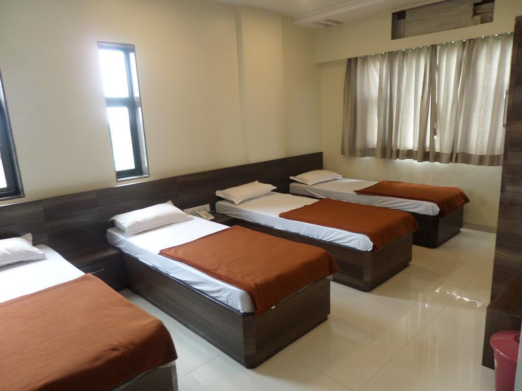 舍地 Sai Heera Residency酒店 客房 照片