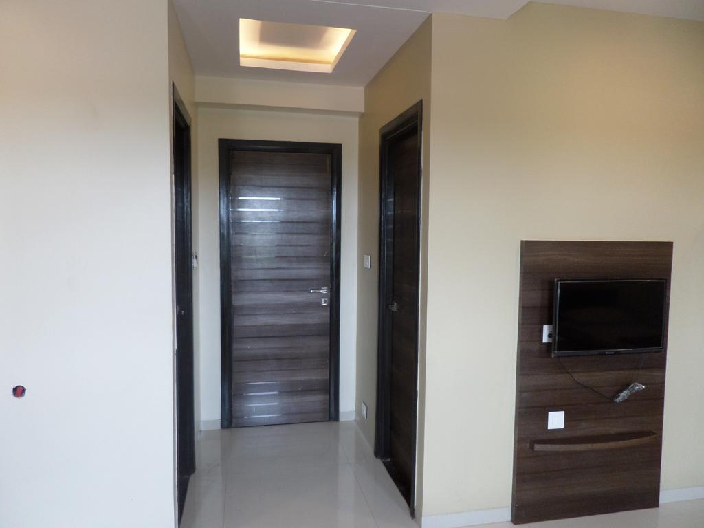 舍地 Sai Heera Residency酒店 外观 照片