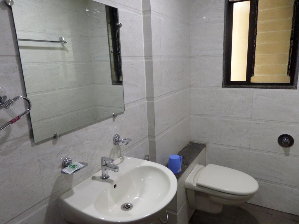 舍地 Sai Heera Residency酒店 外观 照片