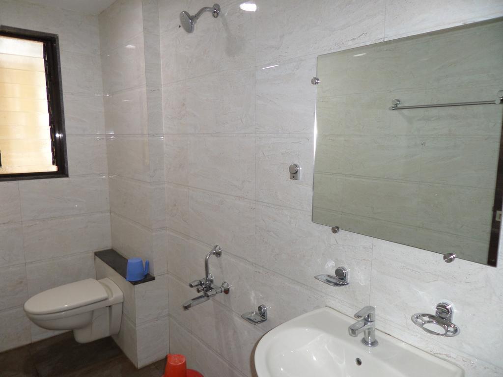 舍地 Sai Heera Residency酒店 外观 照片