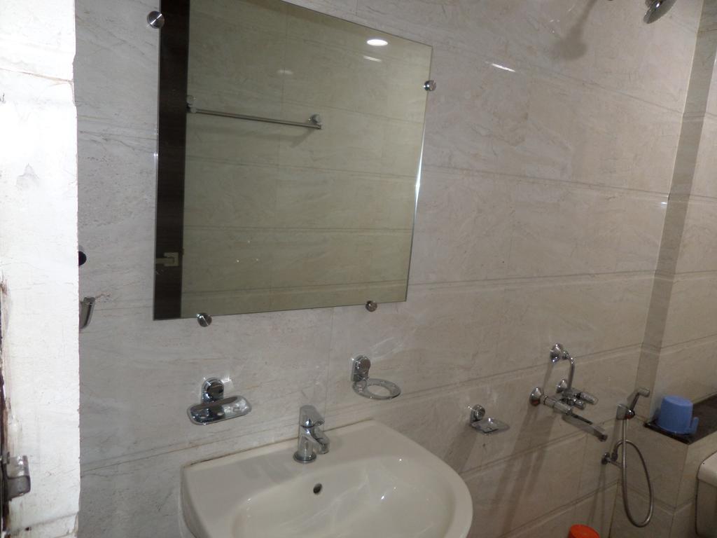舍地 Sai Heera Residency酒店 外观 照片